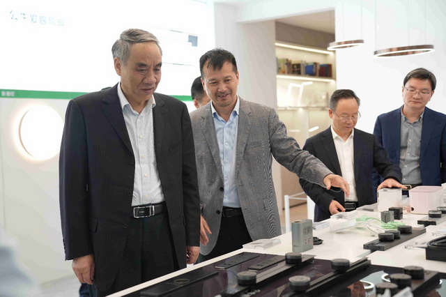 辜勝阻赴寧波慈溪調研走訪會員企業公牛集團