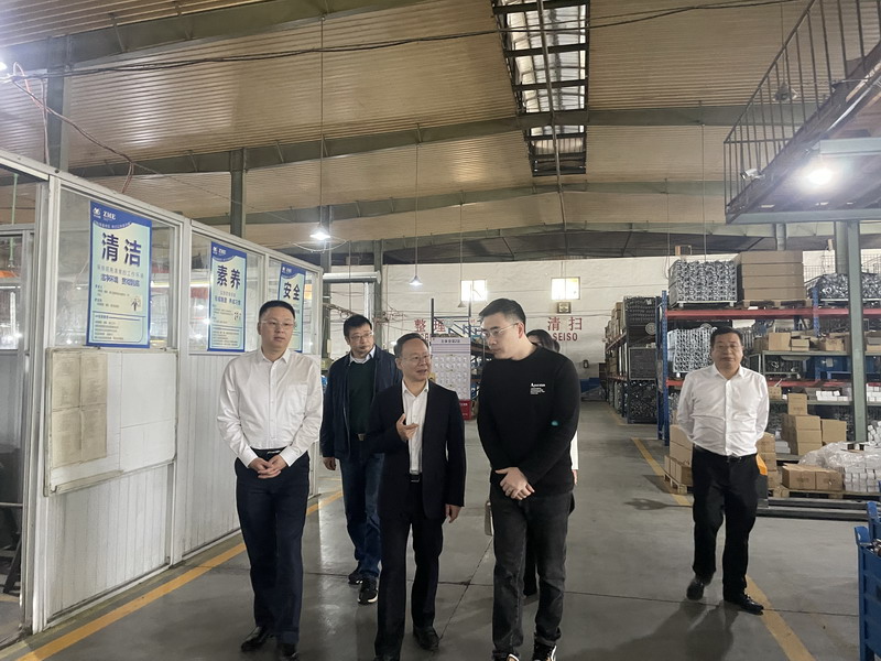 省委會主委陳小平走訪調研民建臨海市支部會員企業_調整大小.jpg