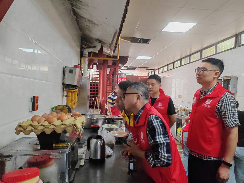 2024.6.8民建鹿城區基層委開展“人人講安全，個個會應急”主題公益活動，提升“安全用電·一路護航”公益品牌影響力6_調整大小.jpg