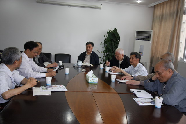 踐行社會主義核心價值體系 省委會老同志學習組積極參與