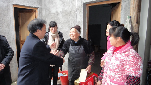 郭吉豐副主委赴云和縣蘇坑村看望慰問生活困難群眾
