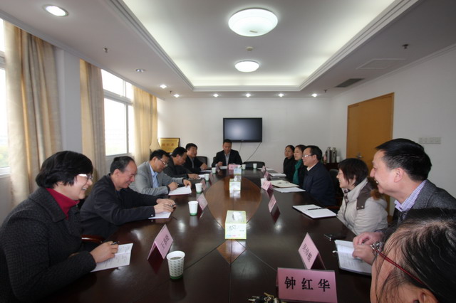 省政協(xié)副主席張鴻銘走訪民建省委會(huì)機(jī)關(guān)