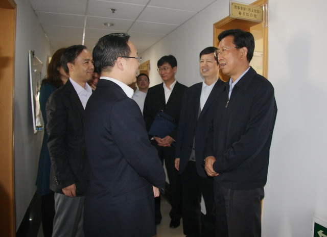 中共省委副書記王輝忠走訪民建省委會(huì)機(jī)關(guān)