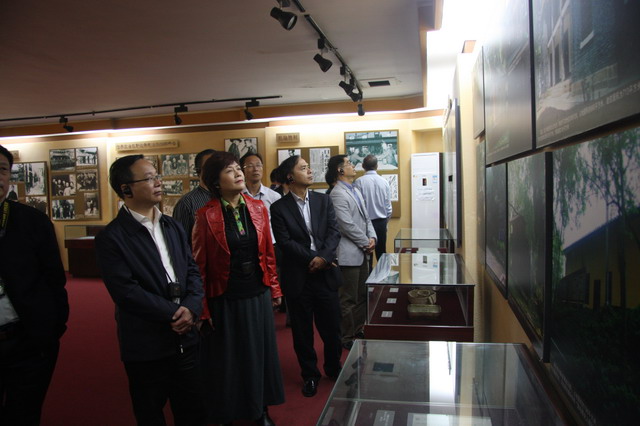 省、市領(lǐng)導(dǎo)班子培訓(xùn)班學(xué)員參觀民主黨派歷史陳列館等地