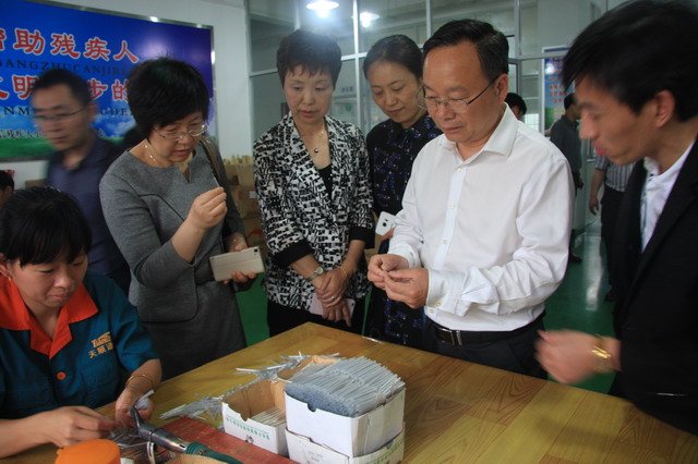 在調(diào)研服務(wù)中積極踐行親清政商關(guān)系
