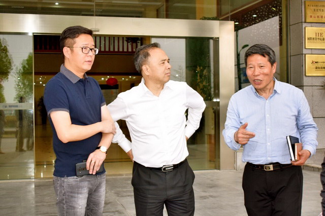 省委會郭吉豐副主委走訪調(diào)研濱江區(qū)會員企業(yè)