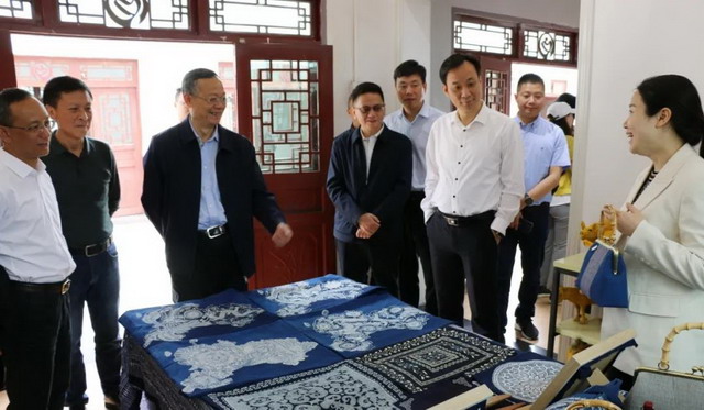 張明華副主委帶隊赴黔西市考察調研